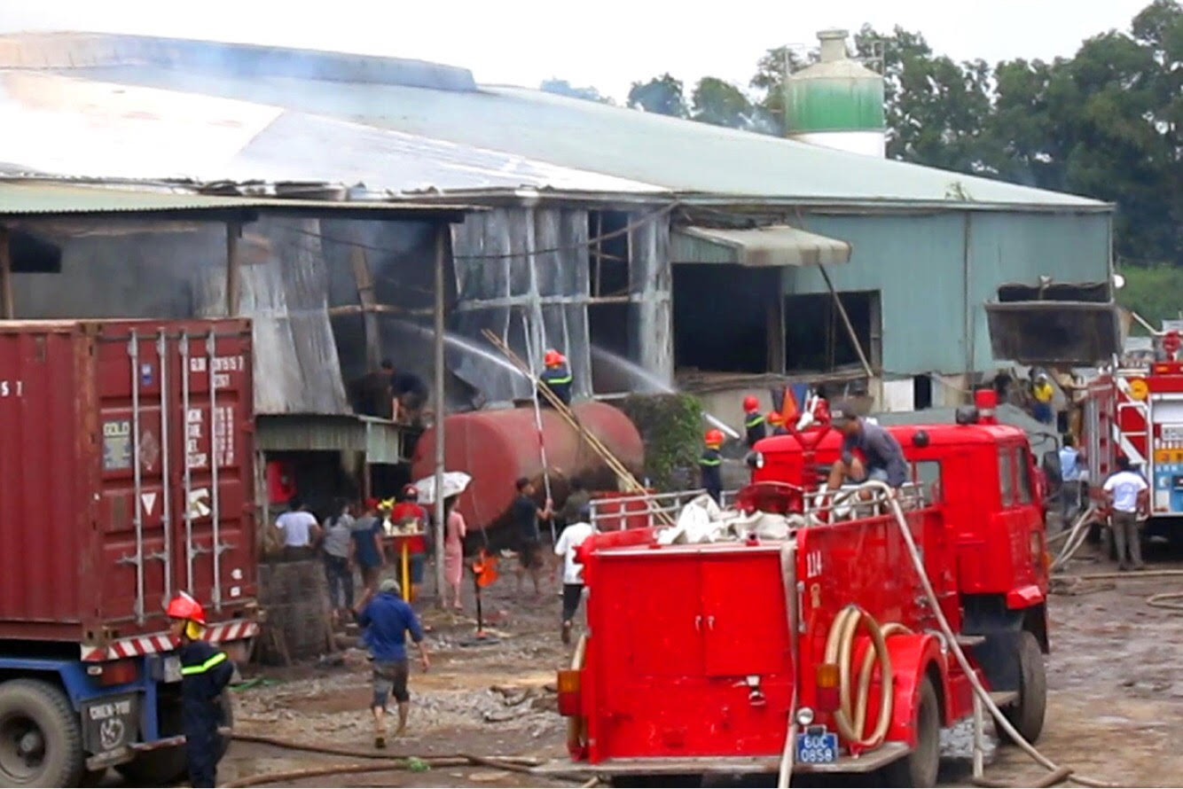 Blaze destroys wood workshop
