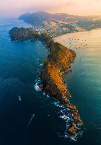 Eo Gio (Windy Strait), around 20km from Quy Nhon City, Binh Dinh province