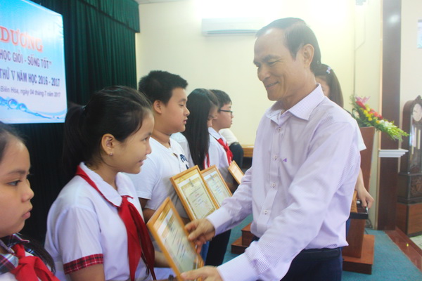 Over 3,100 students honored
