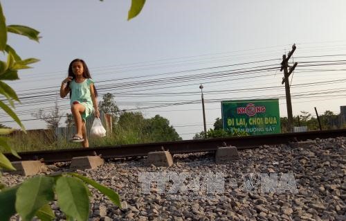 Dong Nai closes illegal road-railway crossings