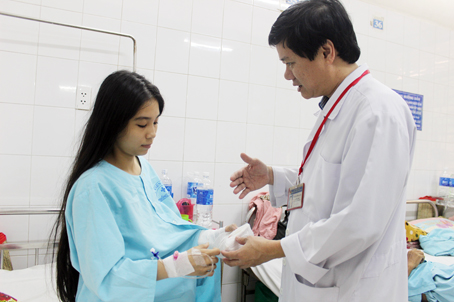 Hợp tác trong điều trị bệnh xương, khớp