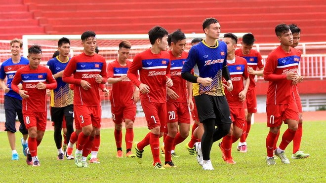 The men's football team of Vietnam rank 134th in FIFA ranking (Photo: VNA)