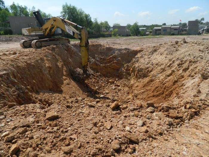 Tạm giữ phương tiện khai thác đất trái phép