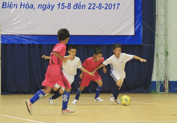 Final match of Dong Nai Newspaper Children Football Cup takes place tonight