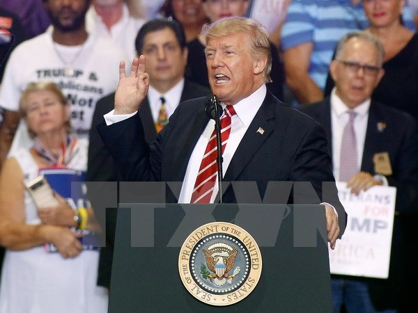 Tổng thống Mỹ Donald Trump phát biểu tại Phoenix, Arizona. (Nguồn: AFP/TTXVN)