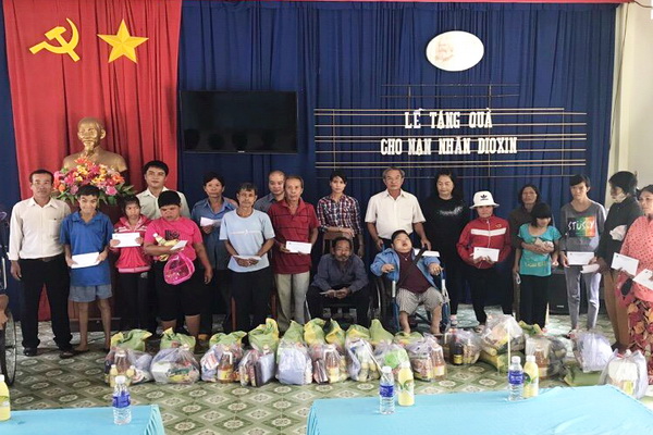 30 gifts for AO/dioxin victims