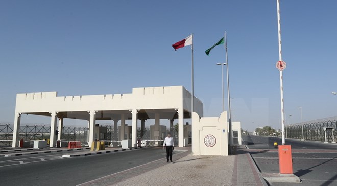 Toàn cảnh cửa khẩu biên giới Qatar-Saudi Arabia. (Nguồn: EPA/TTXVN)