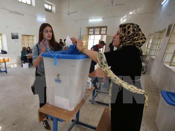 Người Kurd bỏ phiếu tham gia cuộc trưng cầu ý dân ở thành phố Kirkuk, miền bắc Iraq ngày 25/9. (Nguồn: AFP/TTXVN)