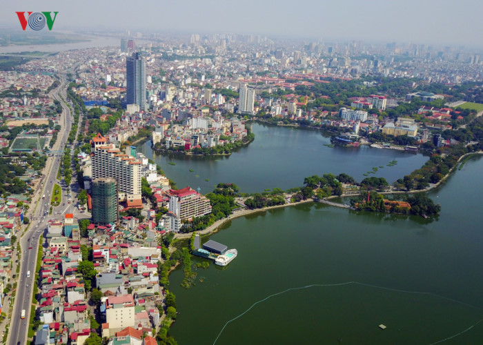     Hanoi has nearly 100 freshwater lakes, the largest is the West Lake in Tay Ho precinct.