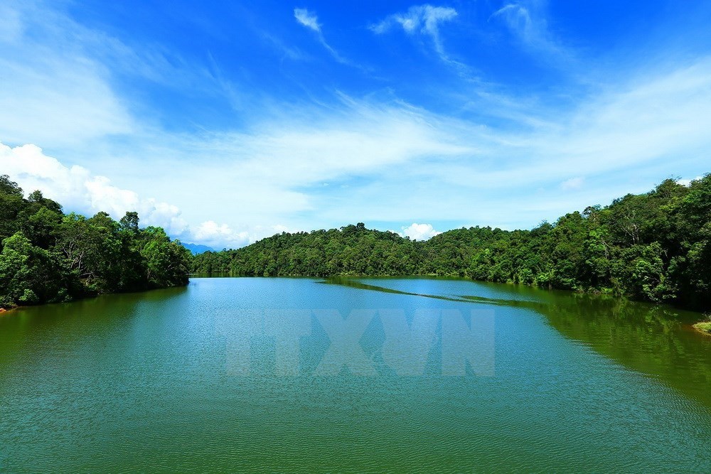 Pa Khoang Lake - an interesting destination in Dien Bien