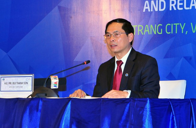 Vice Chairman of the National Committee on APEC 2017 and Permanent Deputy Foreign Minister Bui Thanh Son