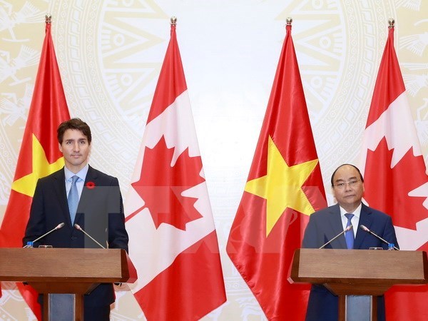 Vietnamese, Canadian PMs co-chair press conference
