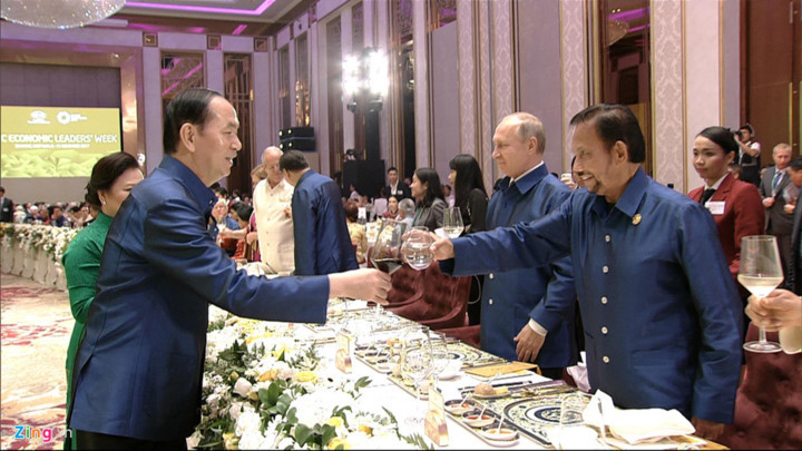 President Quang toasts APEC leaders