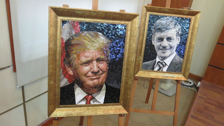 Exhibition features portraits of APEC economic leaders