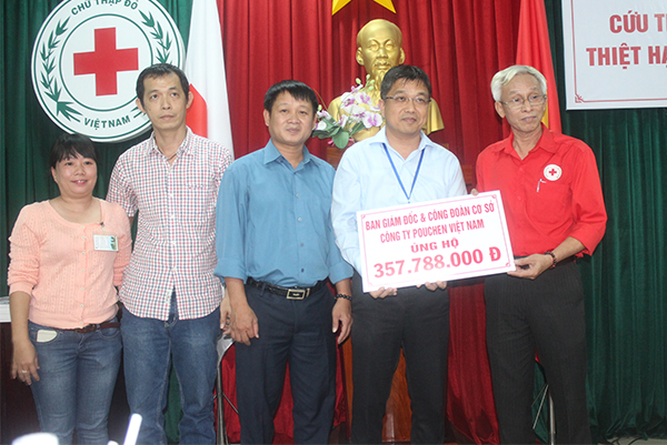 Units and individuals donate to support for flood victims