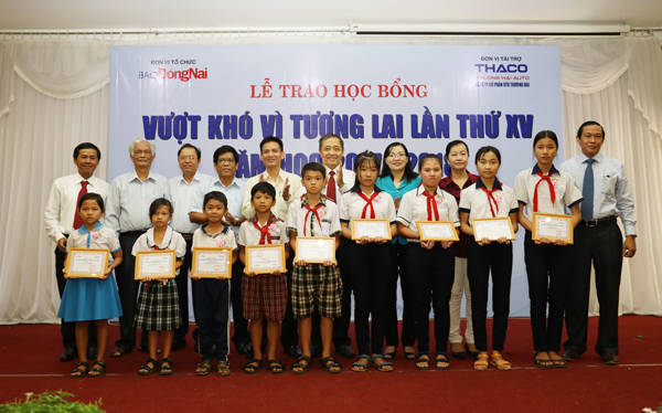 100 scholarships for disadvantaged students