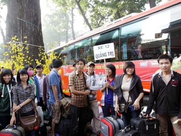 Dong Nai: 500 free tickets to send poor migrant workers home for Tet