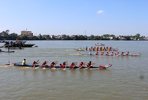 Giải vô địch các CLB đua thuyền truyền thống Đồng Nai mở rộng 2022 diễn ra ngày 28-8 trên sông Đồng Nai