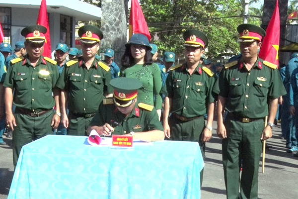 Ký kết giao ước thi đua huấn luyện 2018