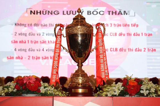 A trophy for the winner of the V.League 2018 champions. — Photo vietbao.vn  Read more at http://vietnamnews.vn/sports/423618/vleague-to-begin-on-march-10.html#KCKrFmQbyYp63z2O.99