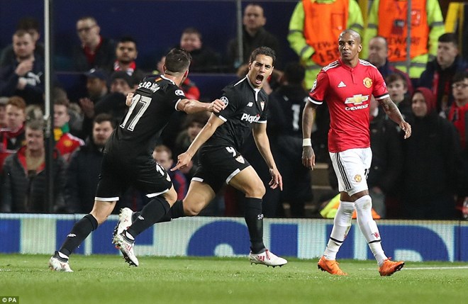 Sevilla loại M.U khỏi Champions League ngay tại Old Trafford