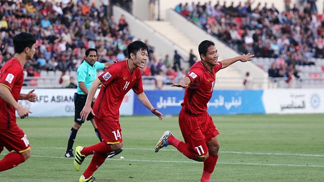 Striker Nguyen Anh Duc (No.11) celebrates his goal in the 24 th minute of the match (Photo: VFF)