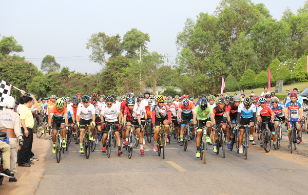 13th Vinh Cuu district open cycling tournament held
