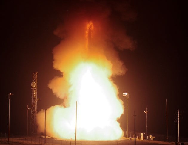 Thử tên lửa đạn đạo liên lục địa (ICBM) Minuteman III. (Nguồn: U.S. Air Force)