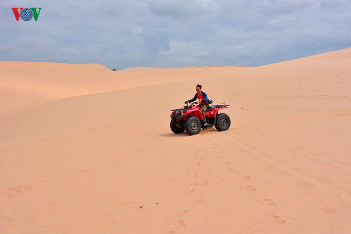   BauTrang attracts tourists with its adventurous past-times, such as driving over the sand dunes in ATVs or 4x4s.