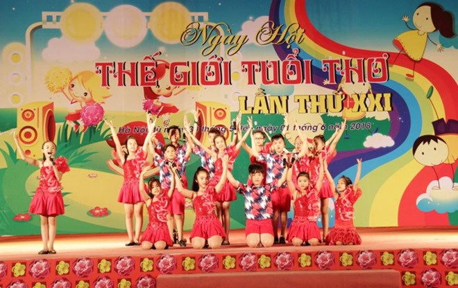 Uncle Ho's love for children expressed in photos