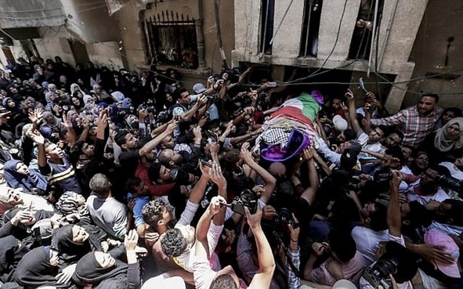 Hàng nghìn người Palestine dự lễ tang nhân viên y tế trúng đạn Israel