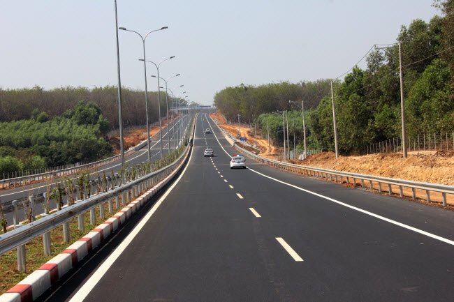 The highway section HCMC–Long Thanh–Dau Giay has been completed and opened to traffic - PHOTO: LE ANH