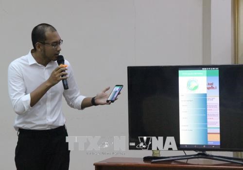 A mobile app is introduced in an event to instruct people on solid waste classification at home. 