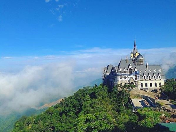 About 80km from Hanoi, Tam Dao in the northern province of Vinh Phuc is known as the ‘Da Lat in the north’ thanks to its year-round cool climate with average temperatures of 18 degrees Celsius and stunning natural scenery. 