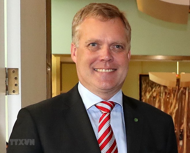 Speaker of Australian House of Representatives begins Vietnam visit