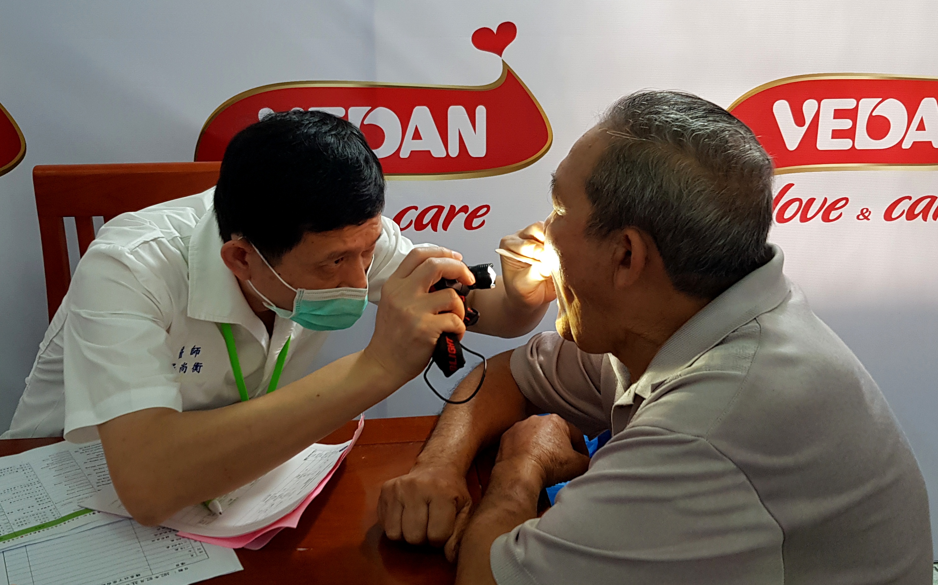 Some 1,800 people receive free medical check-ups