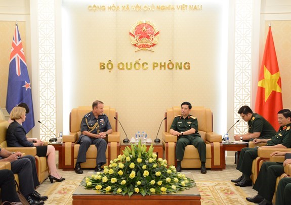 Vietnam, New Zealand step up defence ties