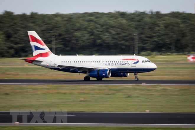 Máy bay của British Airways tại sân bay Tegel ở Berlin, Đức. (Ảnh: AFP/TTXVN)