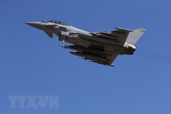 Máy bay phản lực Eurofighter Typhoon của Không lực Hoàng gia Anh. (Nguồn: AFP/POOL/ Petros Karadjias)