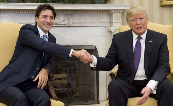 Thủ tướng Canada Justin Trudeau và Tổng thống Mỹ Donald Trump. (Nguồn: AFP)