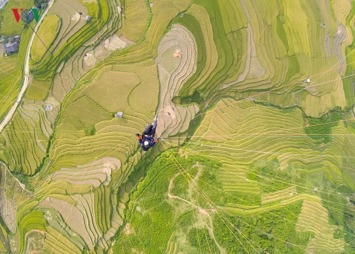 The festival is part of a series of activities taking place in the Mu Cang Chai terraced rice fields.