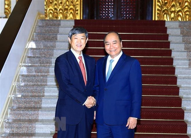 Prime Minister Nguyen Xuan Phuc (right) and Shinichi Kitaoka, President of the Japan International Cooperation Agency (JICA). (Photo: VNA)