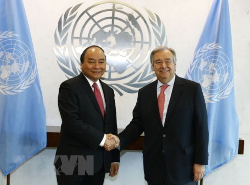 Prime Minister Nguyen Xuan Phuc  and UN Secretary General‎  Antonio Guterres at a meeting in 2017