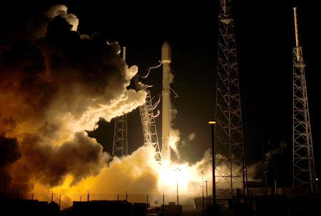 A SpaceX Falcon 9 rocket lifts off at the Cape Canaveral Air Force Station on the launcher’s first mission since a June failure in Cape Canaveral, Florida, December 21, 2015. 