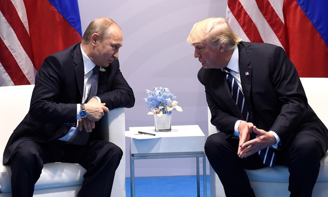 Tổng thống Nga Vladimir Putin (trái) và người đồng cấp Mỹ Donald Trump. (Nguồn: AFP/Getty Images)