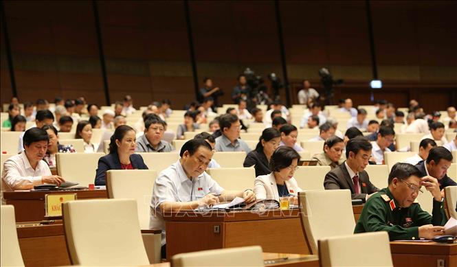 Các đại biểu Quốc hội dự phiên họp sáng 23-10. Ảnh: TTXVN