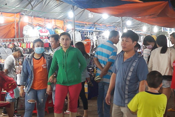 Vietnamese goods market-day held in Thong Nhat