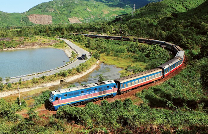 Thong Nhat Railway among world's best astonishing train routes