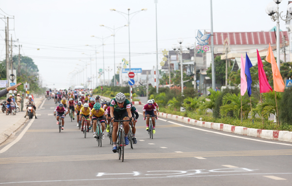 Dong Nai provincial Games: Xuan Loc wins cycling event