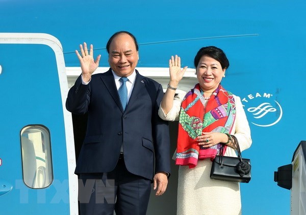 Prime Minister Nguyen Xuan Phuc and his spouse